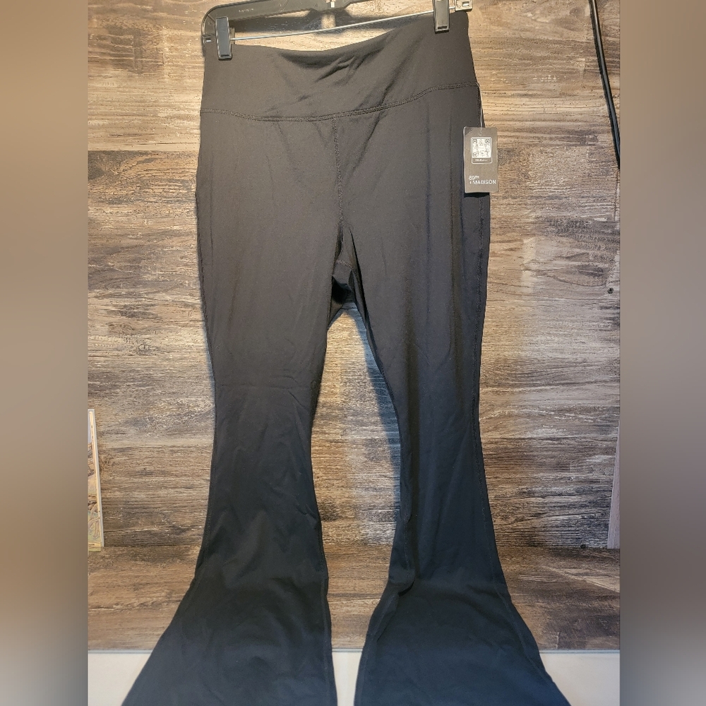 89th & Madison Flare Leggings Sz M NWT
